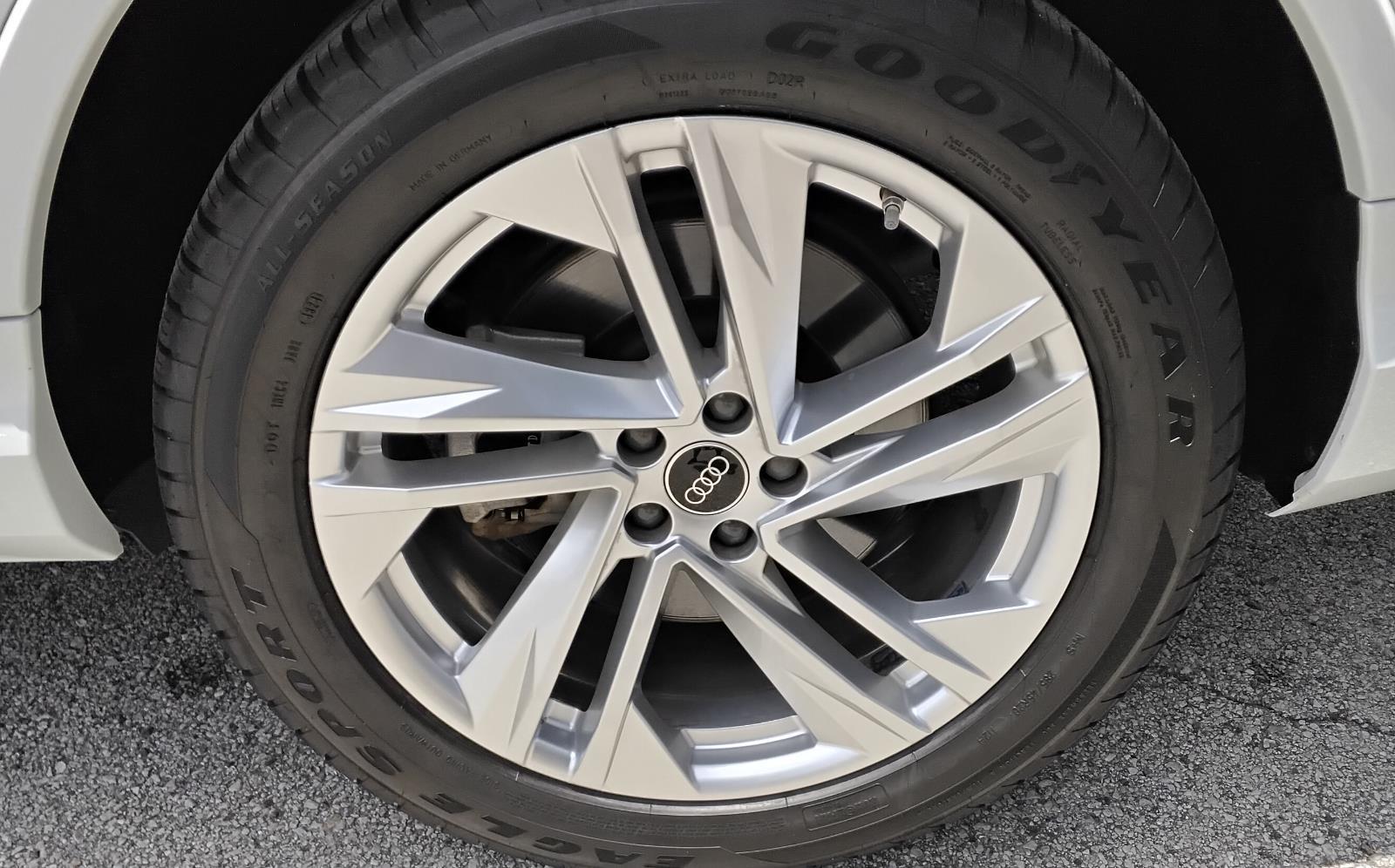 2023 Audi Q7 Premium Plus