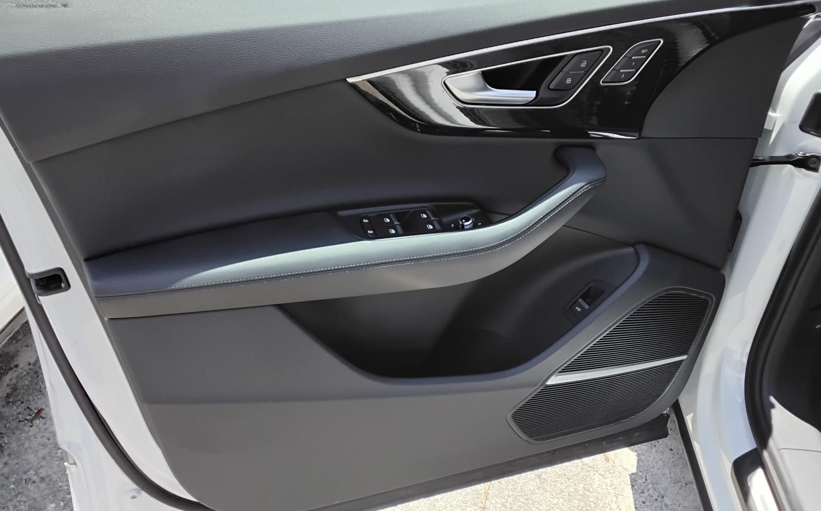 2023 Audi Q7 Premium Plus