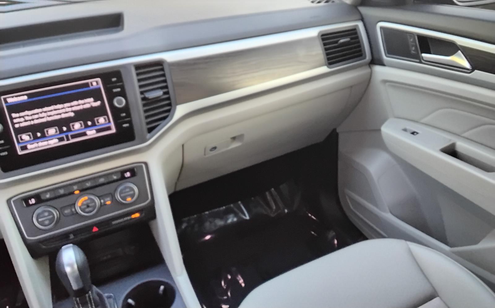 2021 Volkswagen Atlas 3.6L V6 SE w/Technology