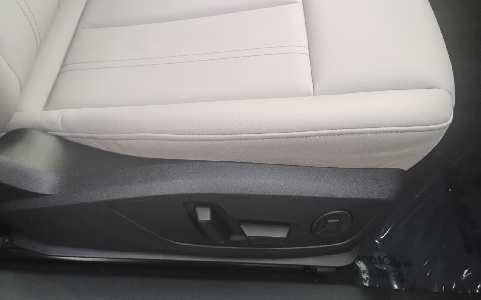 2025 Audi Q4 e-tron Premium