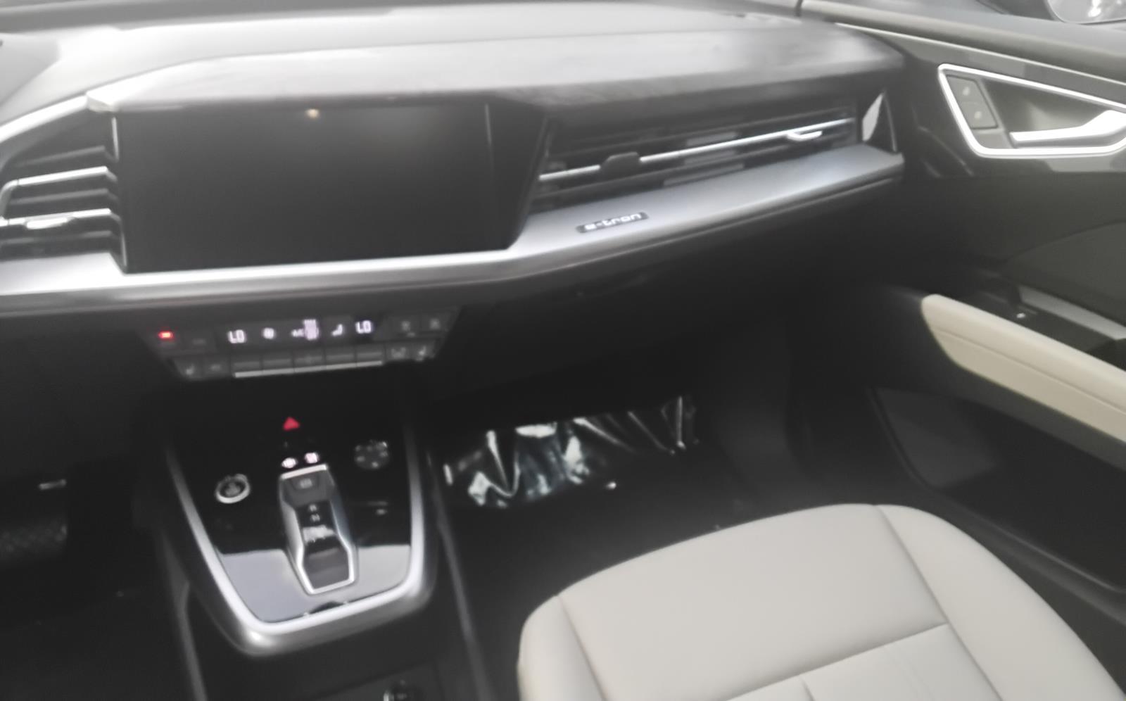 2025 Audi Q4 e-tron Premium