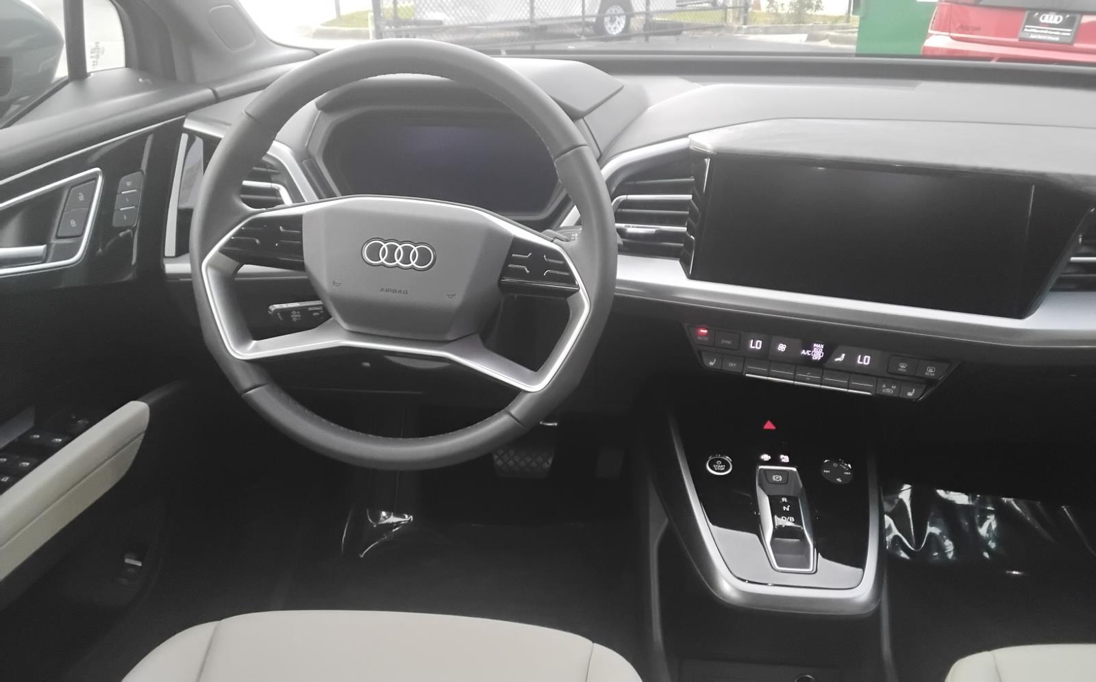 2025 Audi Q4 e-tron Premium