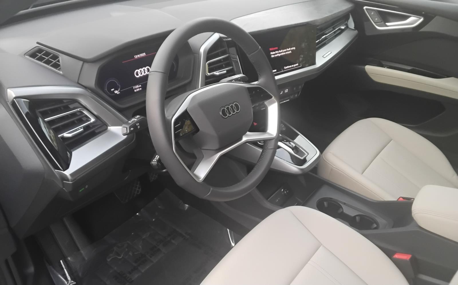 2025 Audi Q4 e-tron Premium