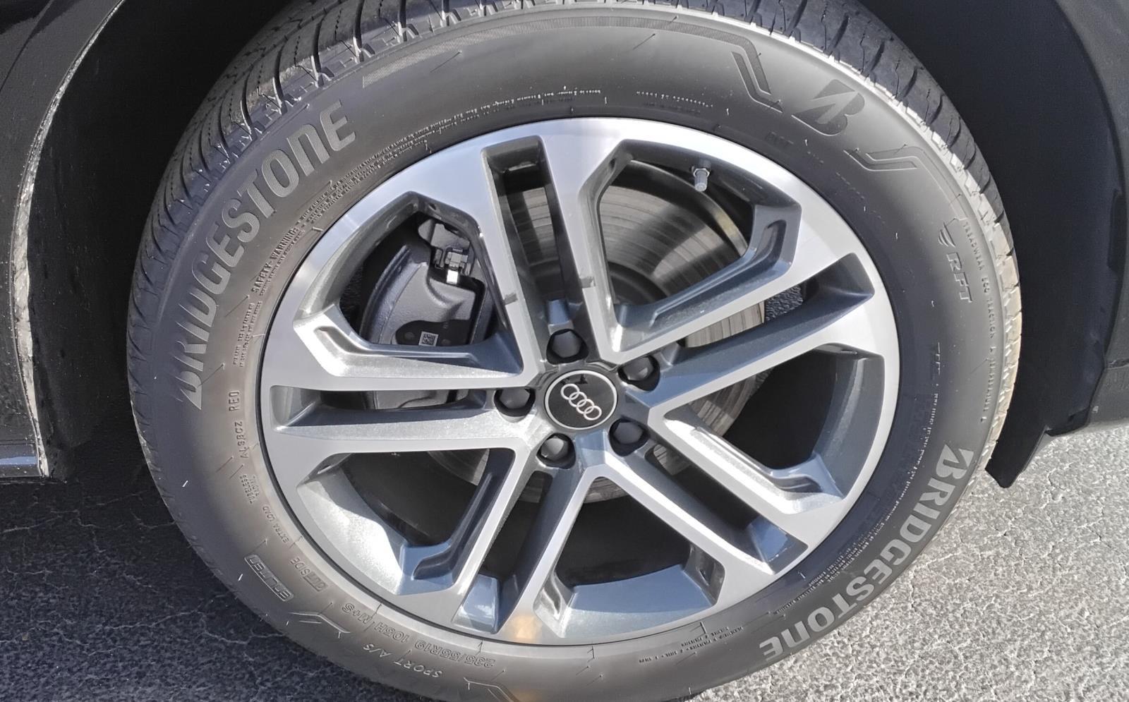 2025 Audi Q5 Premium