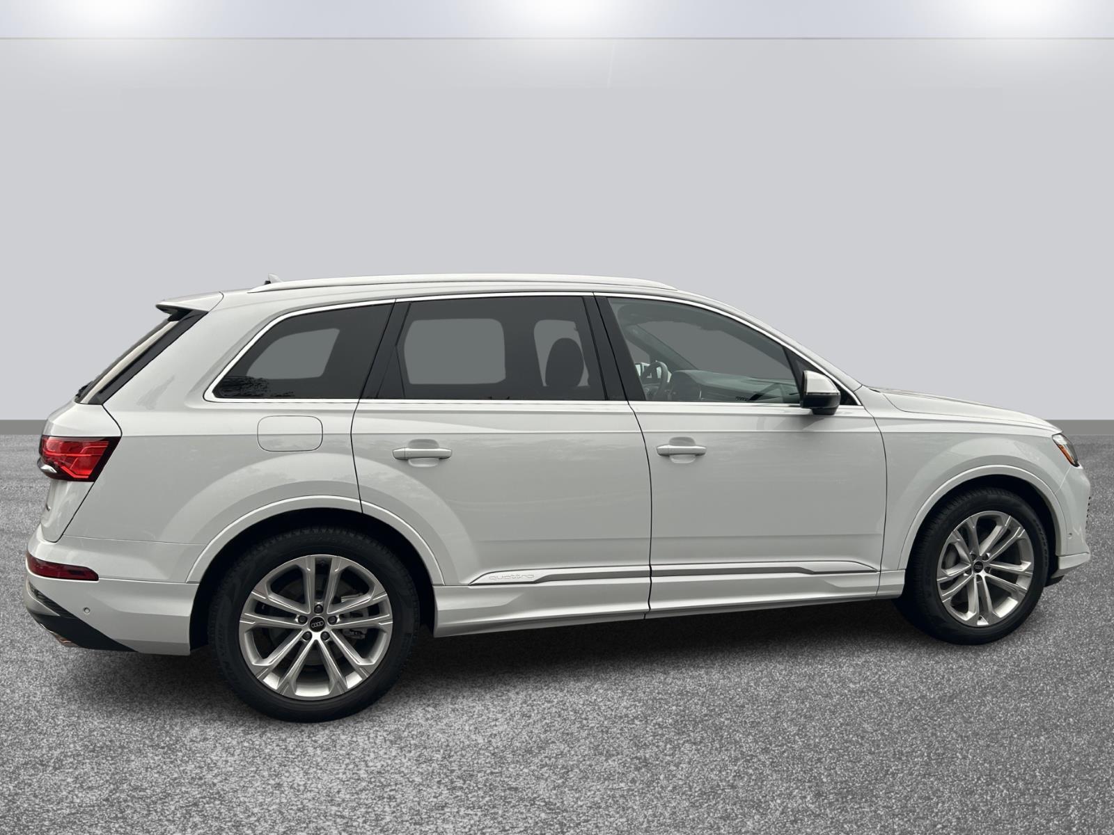 2025 Audi Q7 Premium Plus