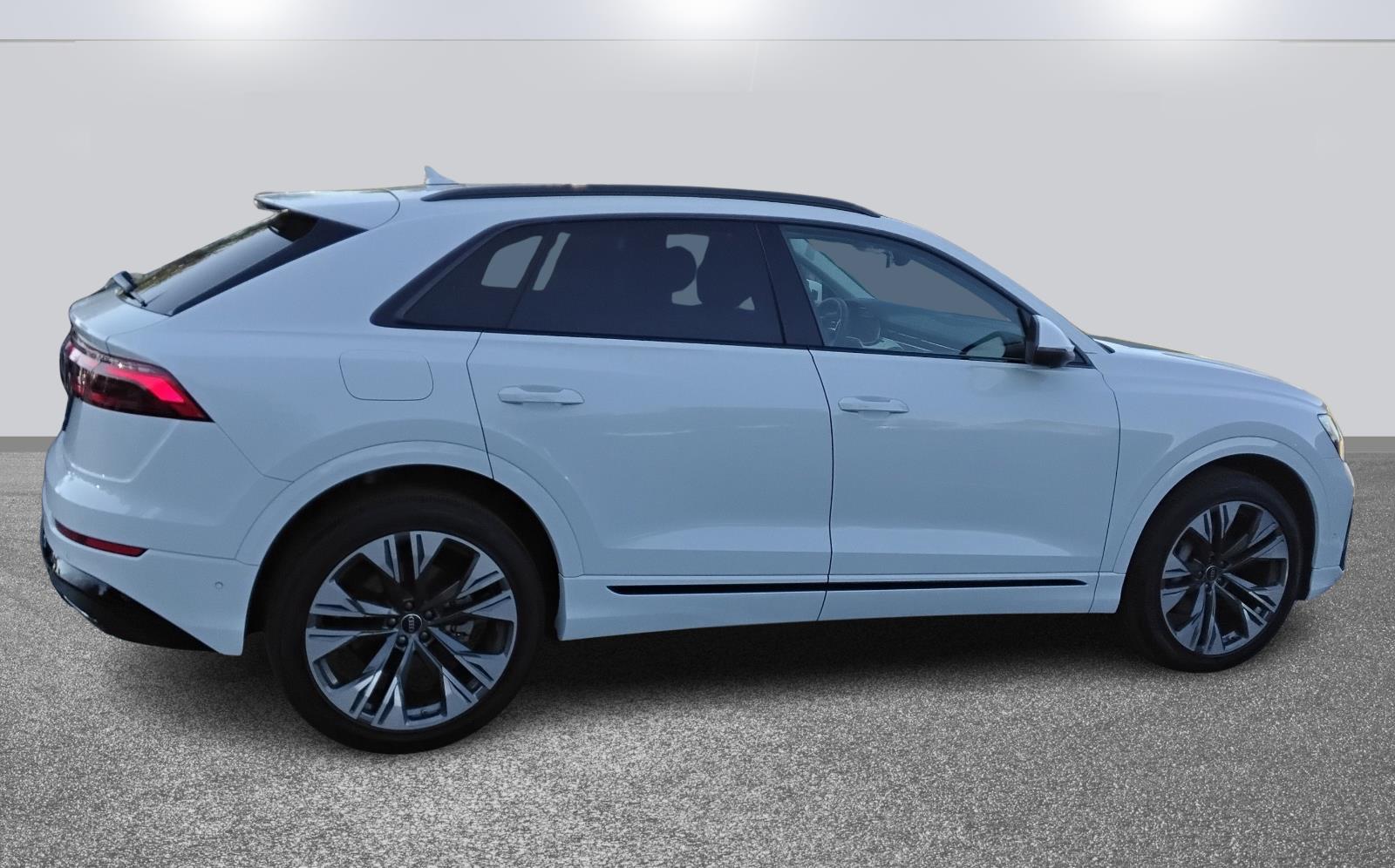 2025 Audi Q8 Premium Plus