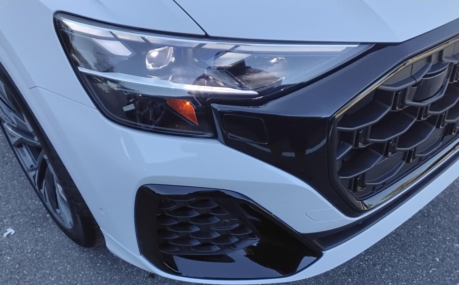 2025 Audi Q8 Premium Plus