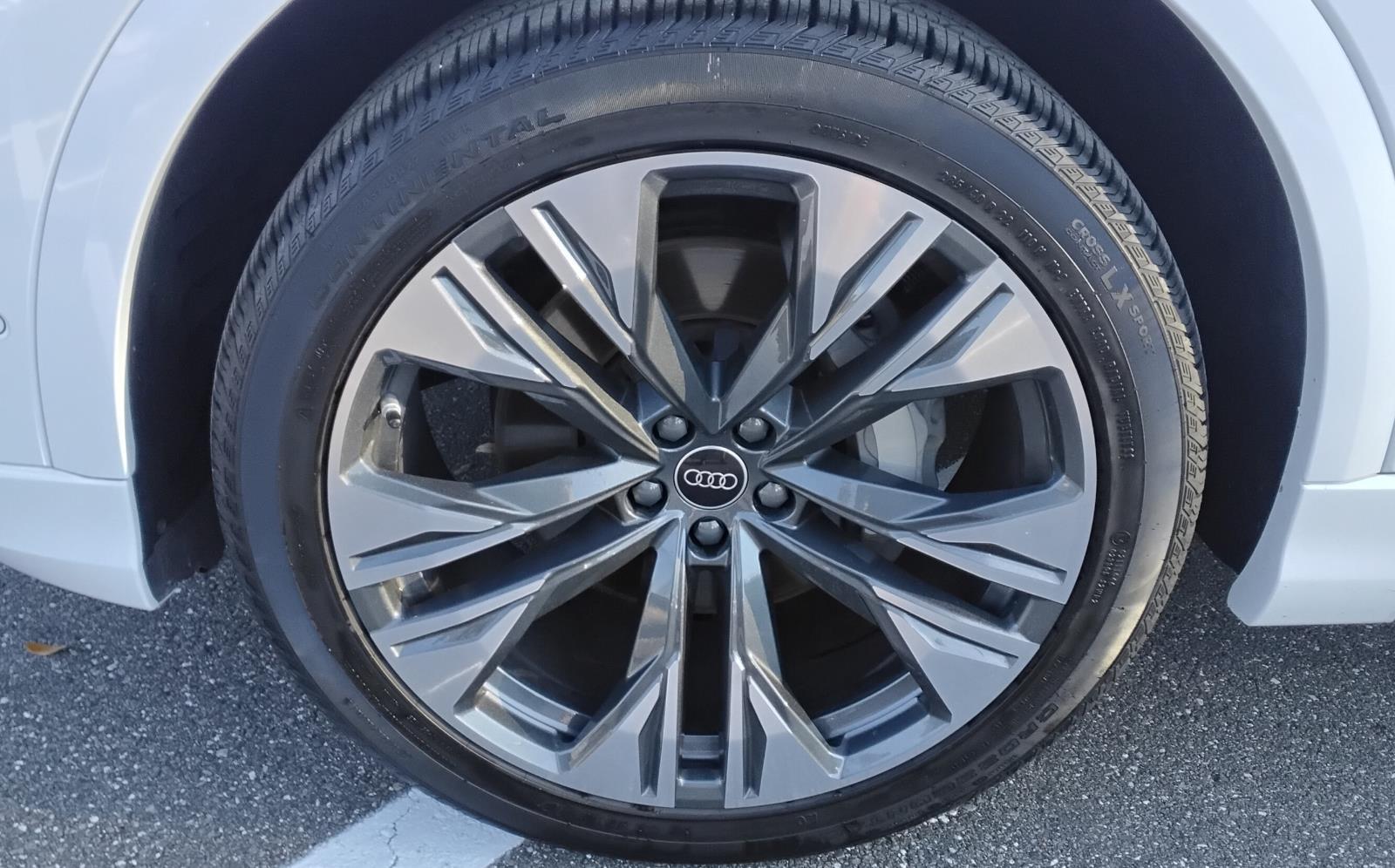 2025 Audi Q8 Premium Plus