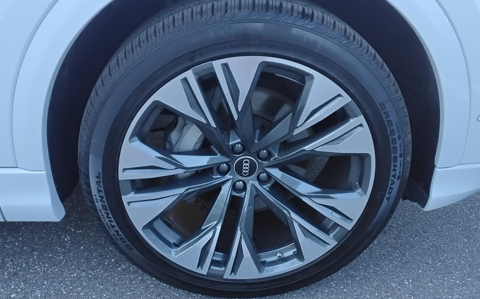 2025 Audi Q8 Premium Plus