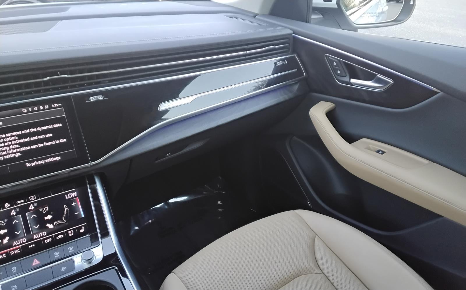 2025 Audi Q8 Premium Plus