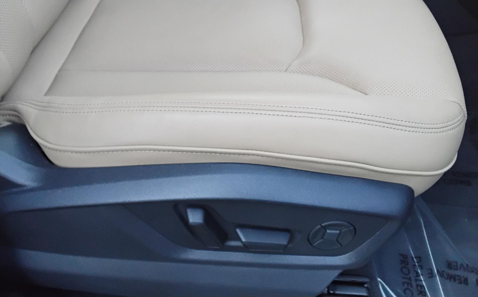 2025 Audi Q8 Premium Plus