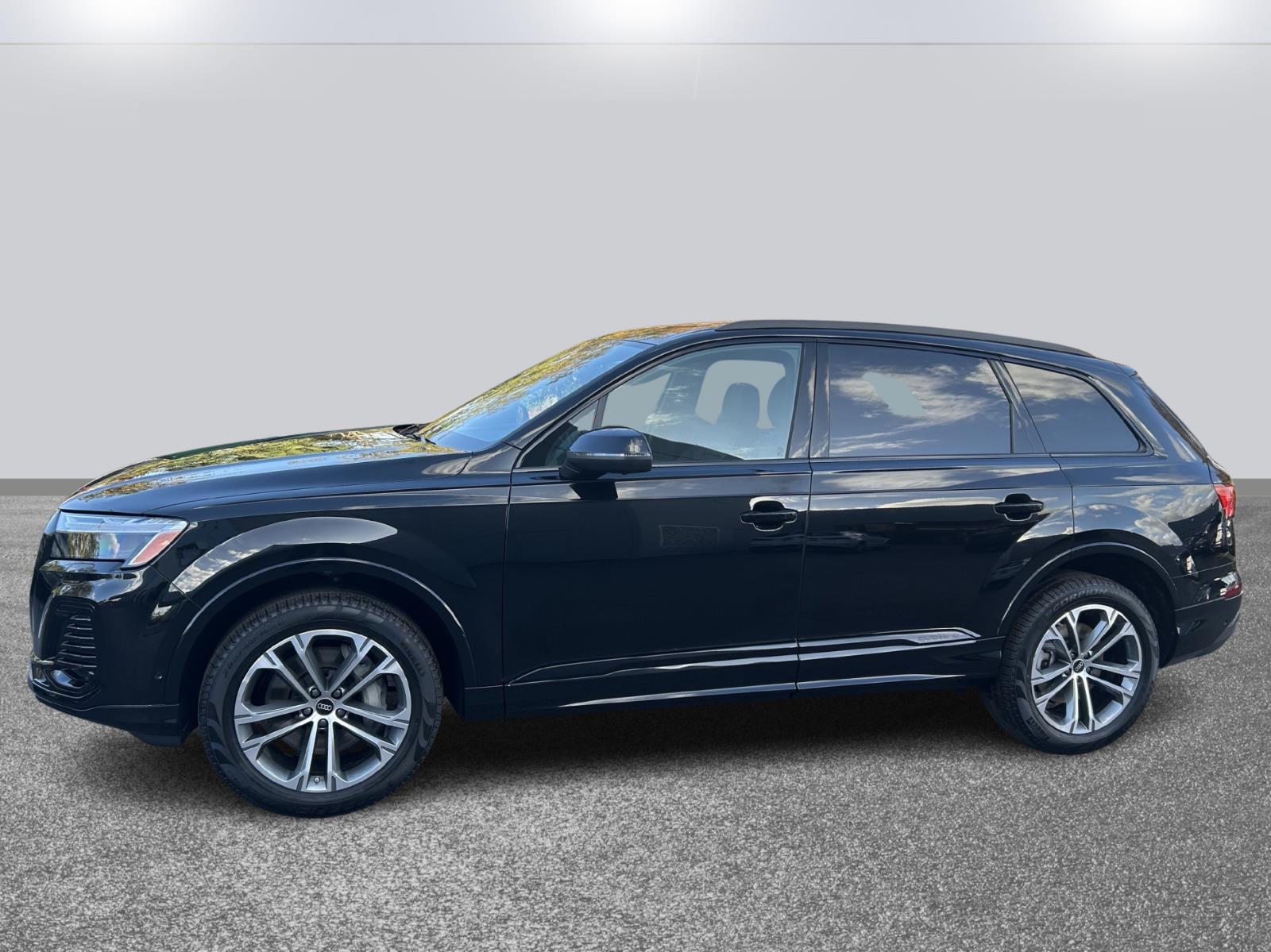 2026 Audi Q7 Premium