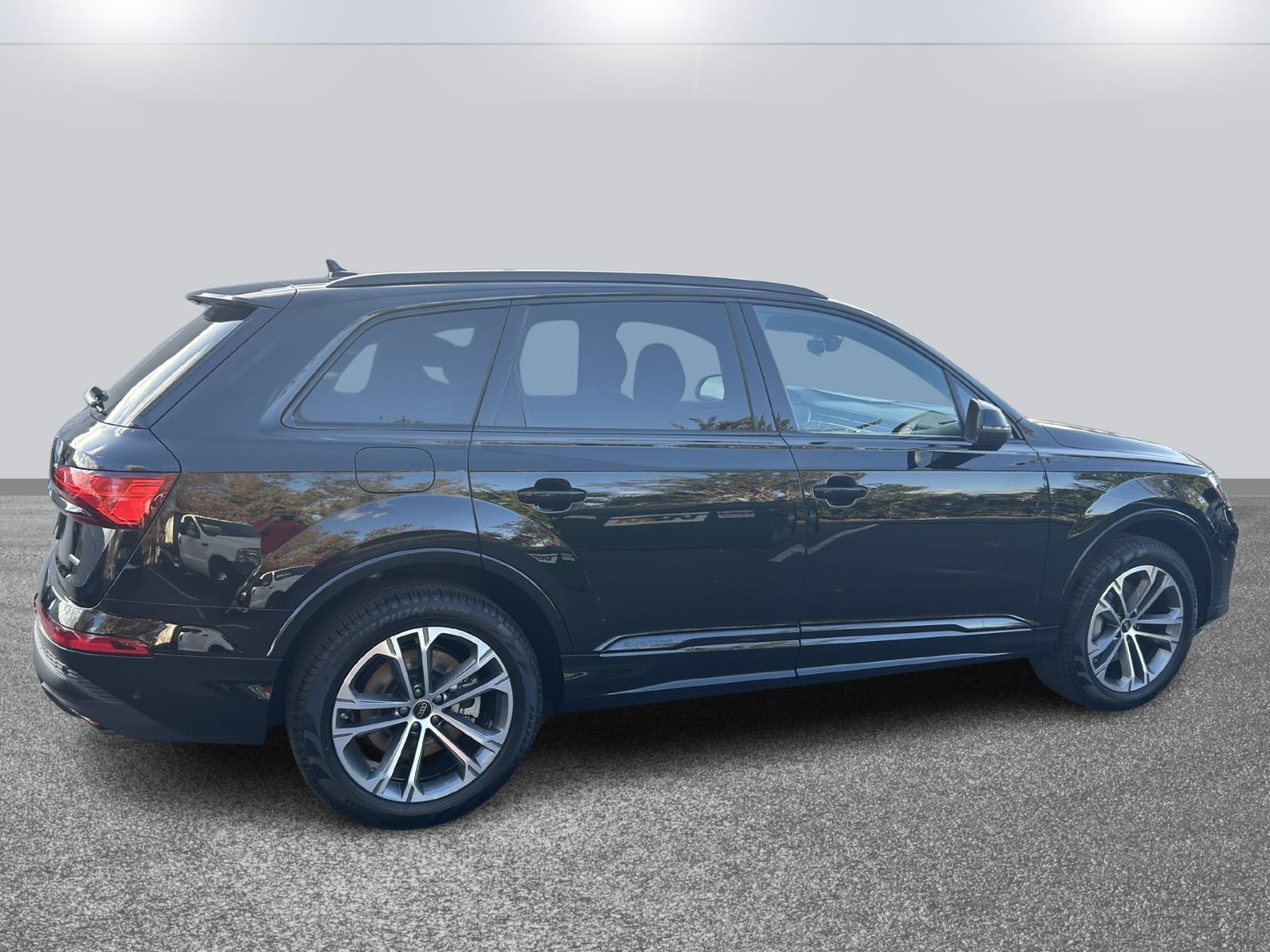 2026 Audi Q7 Premium