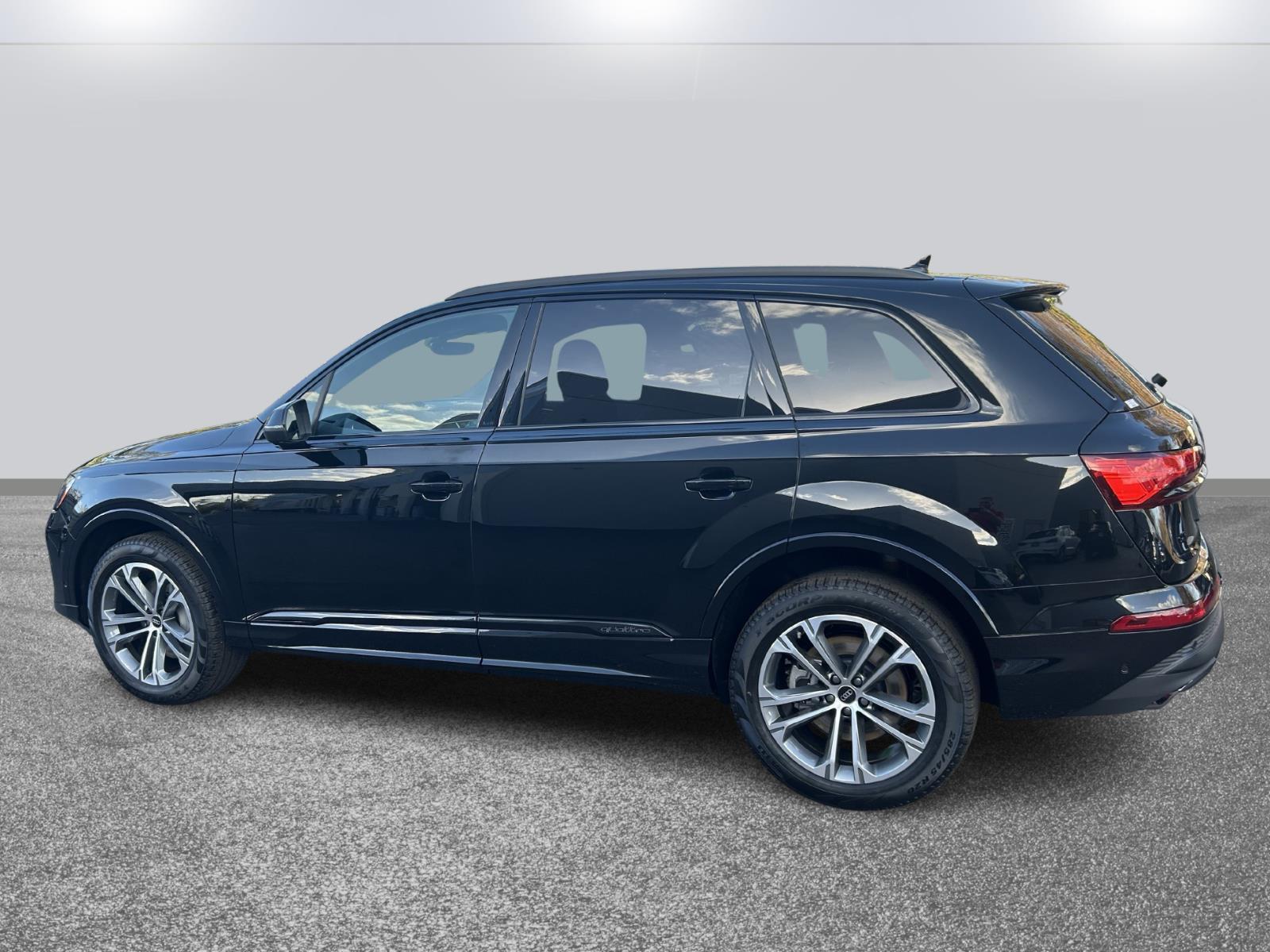 2026 Audi Q7 Premium