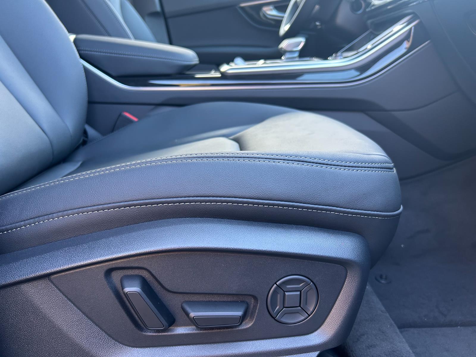 2026 Audi Q7 Premium