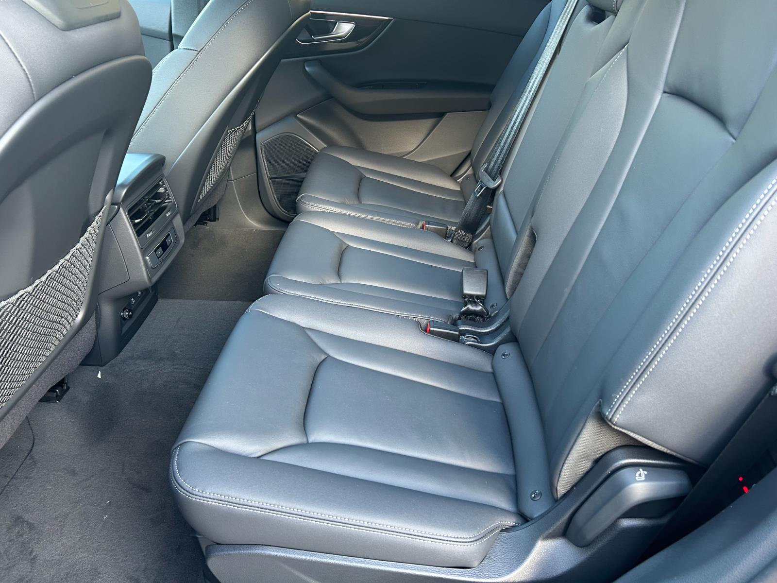 2026 Audi Q7 Premium