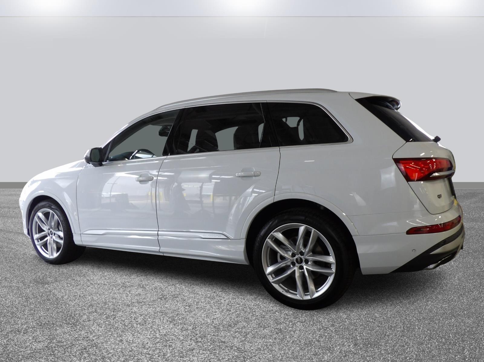 2025 Audi Q7 Premium Plus