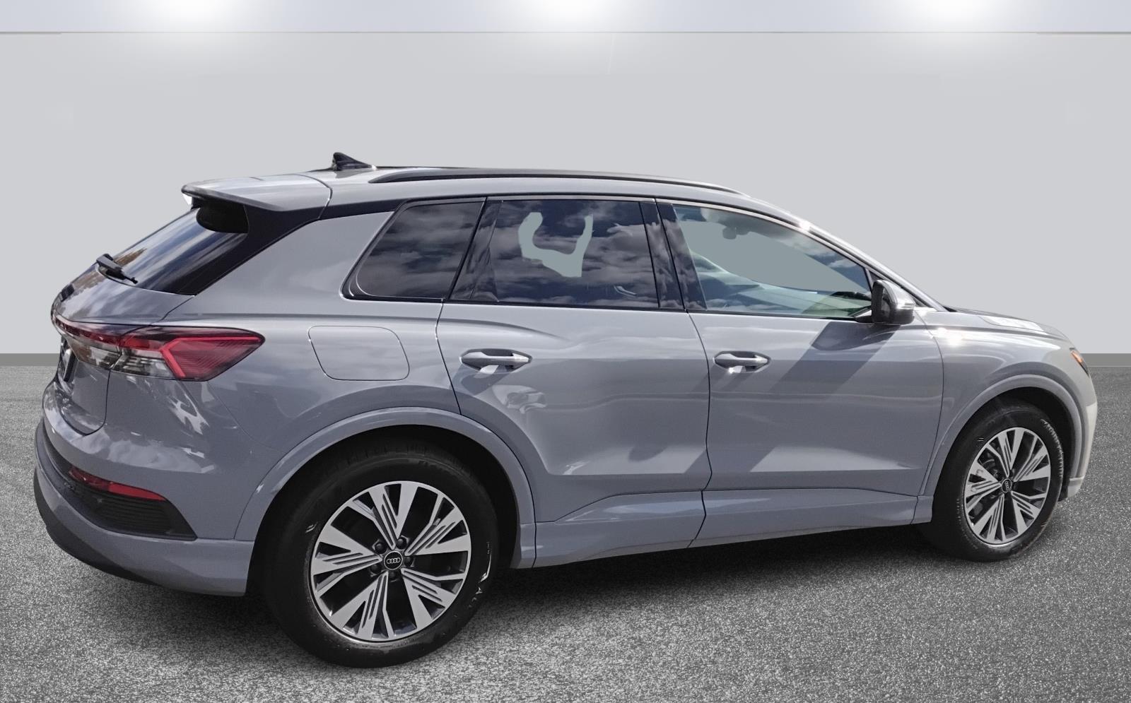 2025 Audi Q4 e-tron Premium