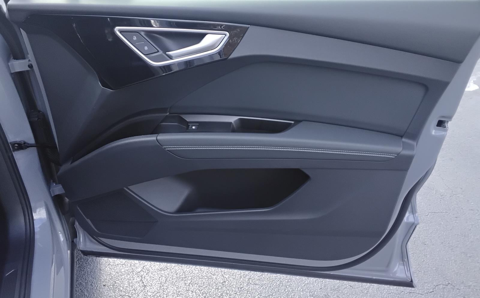 2025 Audi Q4 e-tron Premium