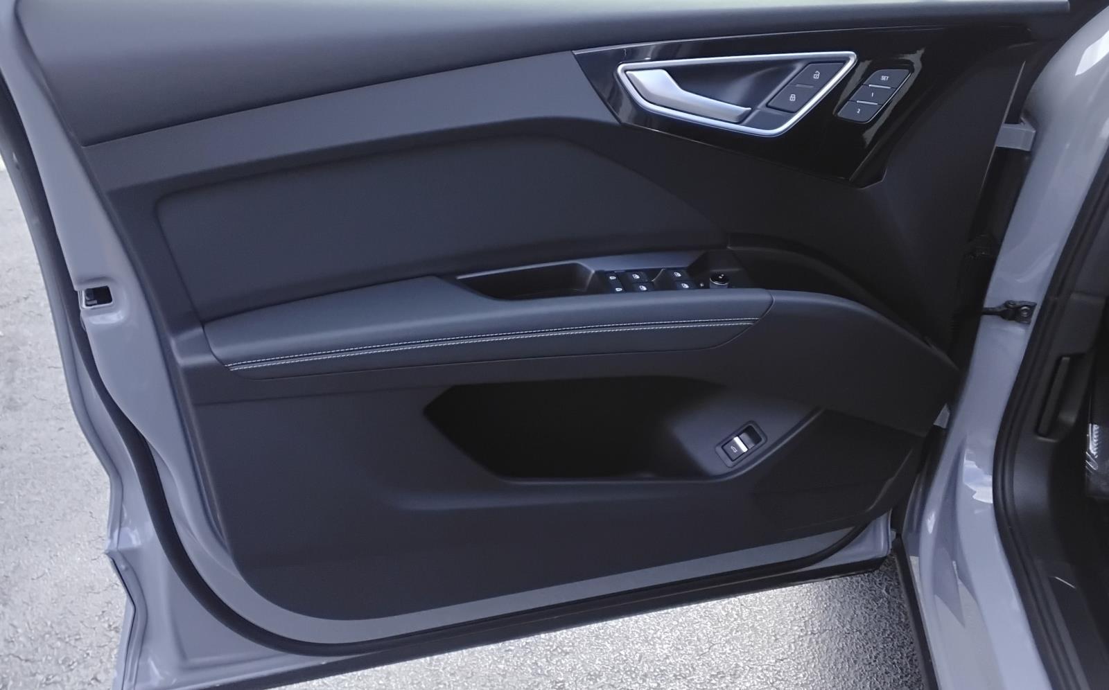 2025 Audi Q4 e-tron Premium