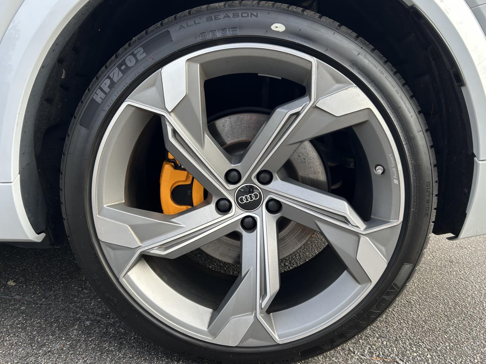 2023 Audi e-tron S Prestige