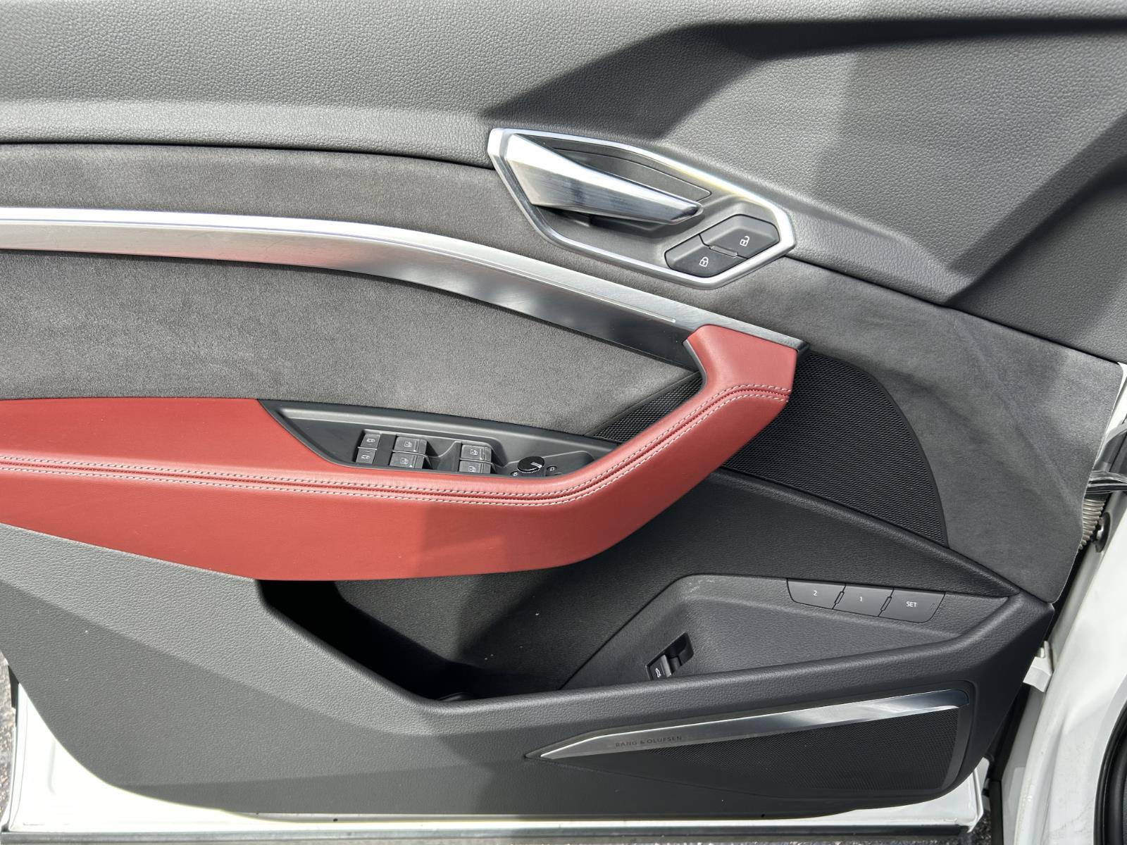 2023 Audi e-tron S Prestige