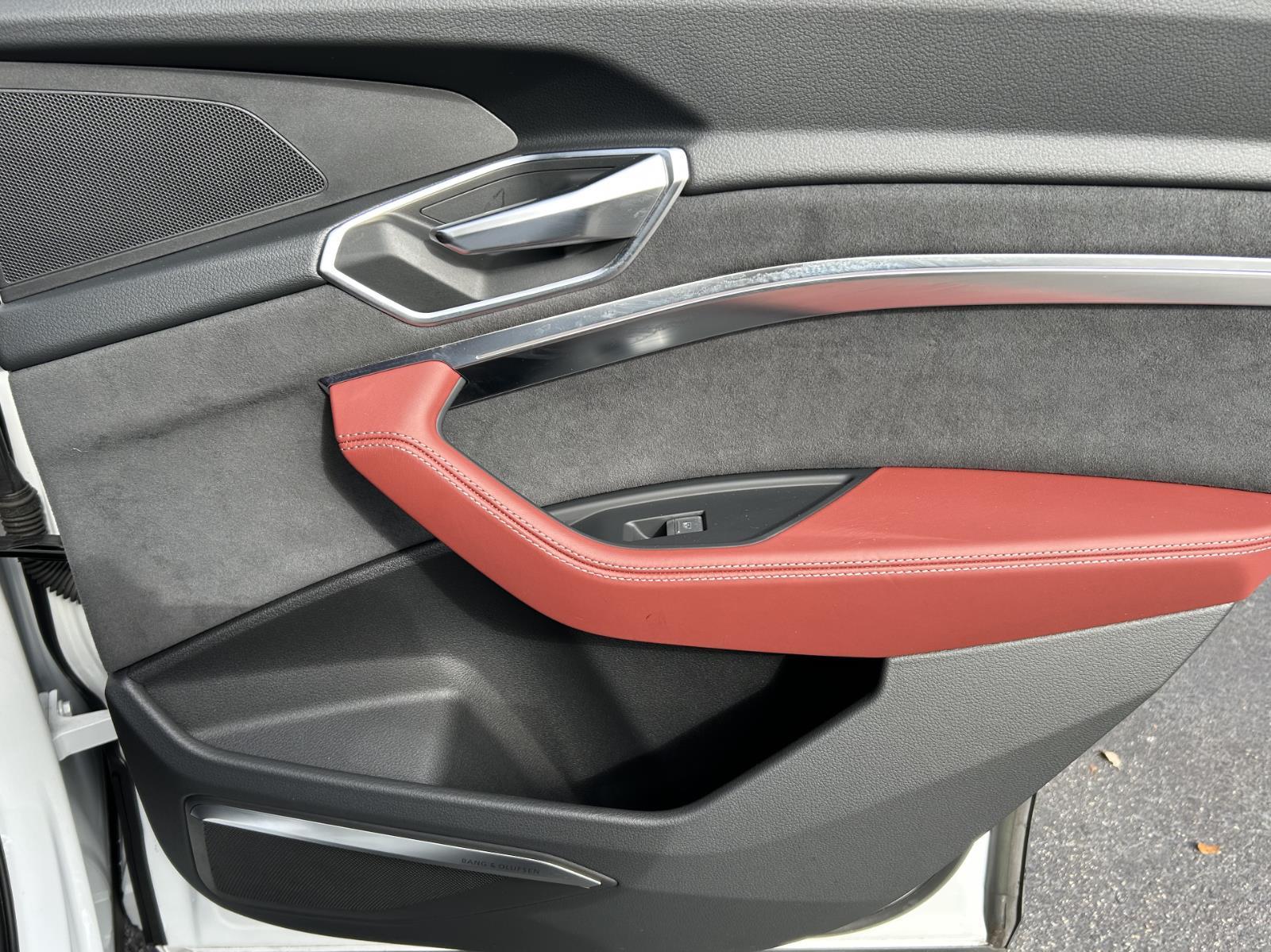 2023 Audi e-tron S Prestige