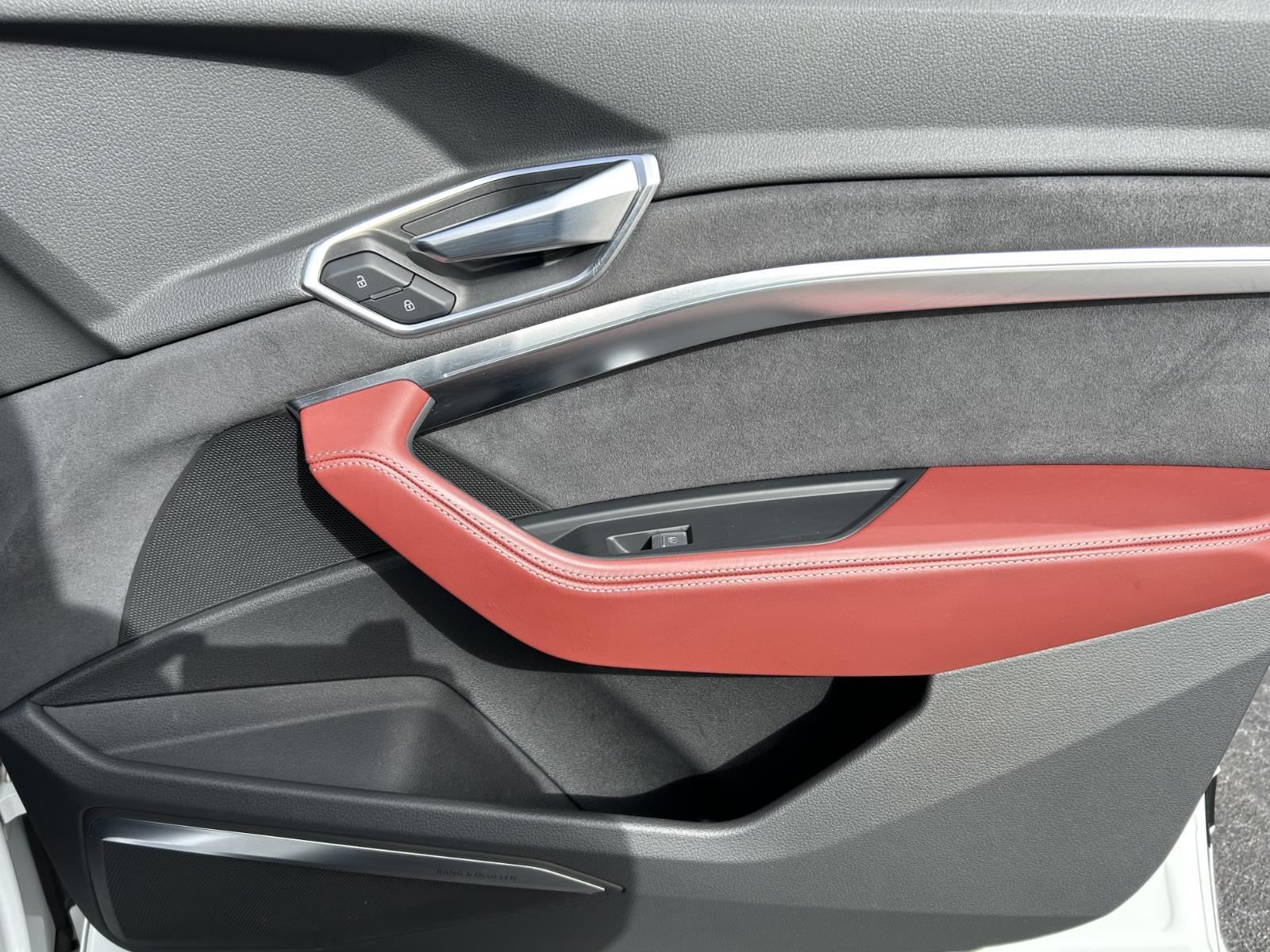 2023 Audi e-tron S Prestige