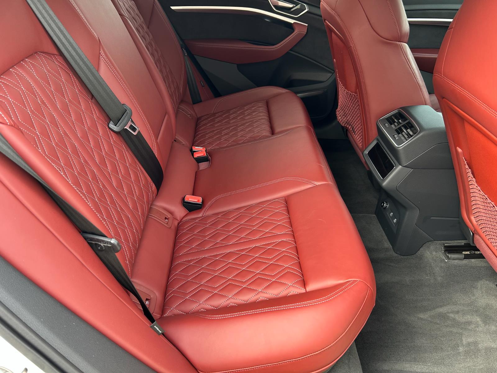 2023 Audi e-tron S Prestige