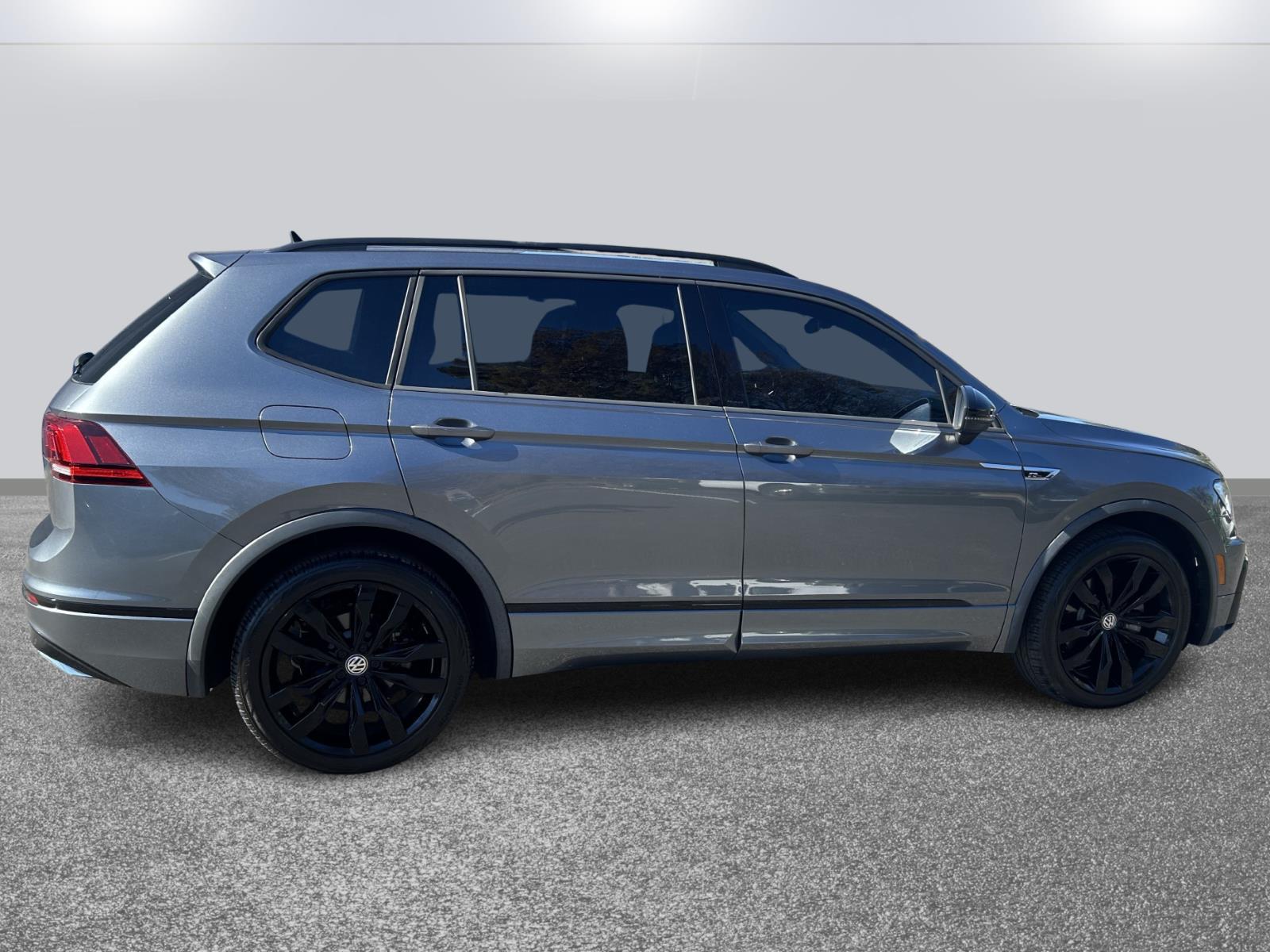 2021 Volkswagen Tiguan SE R-Line Black