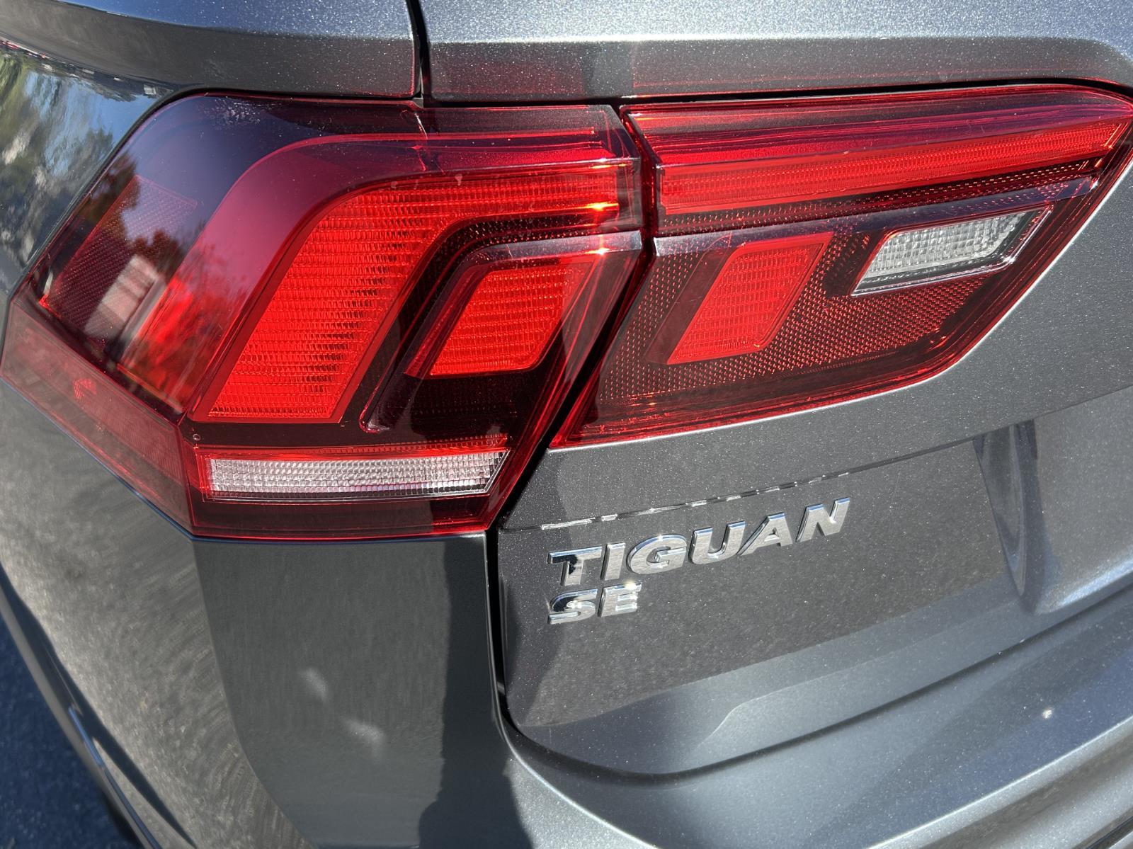 2021 Volkswagen Tiguan SE R-Line Black