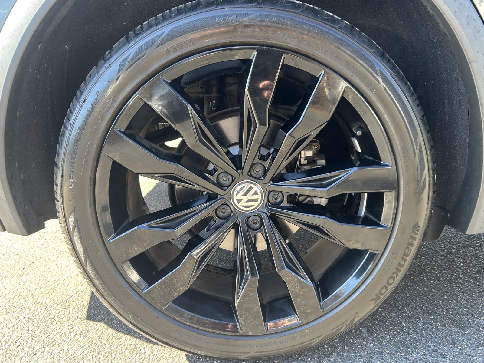 2021 Volkswagen Tiguan SE R-Line Black