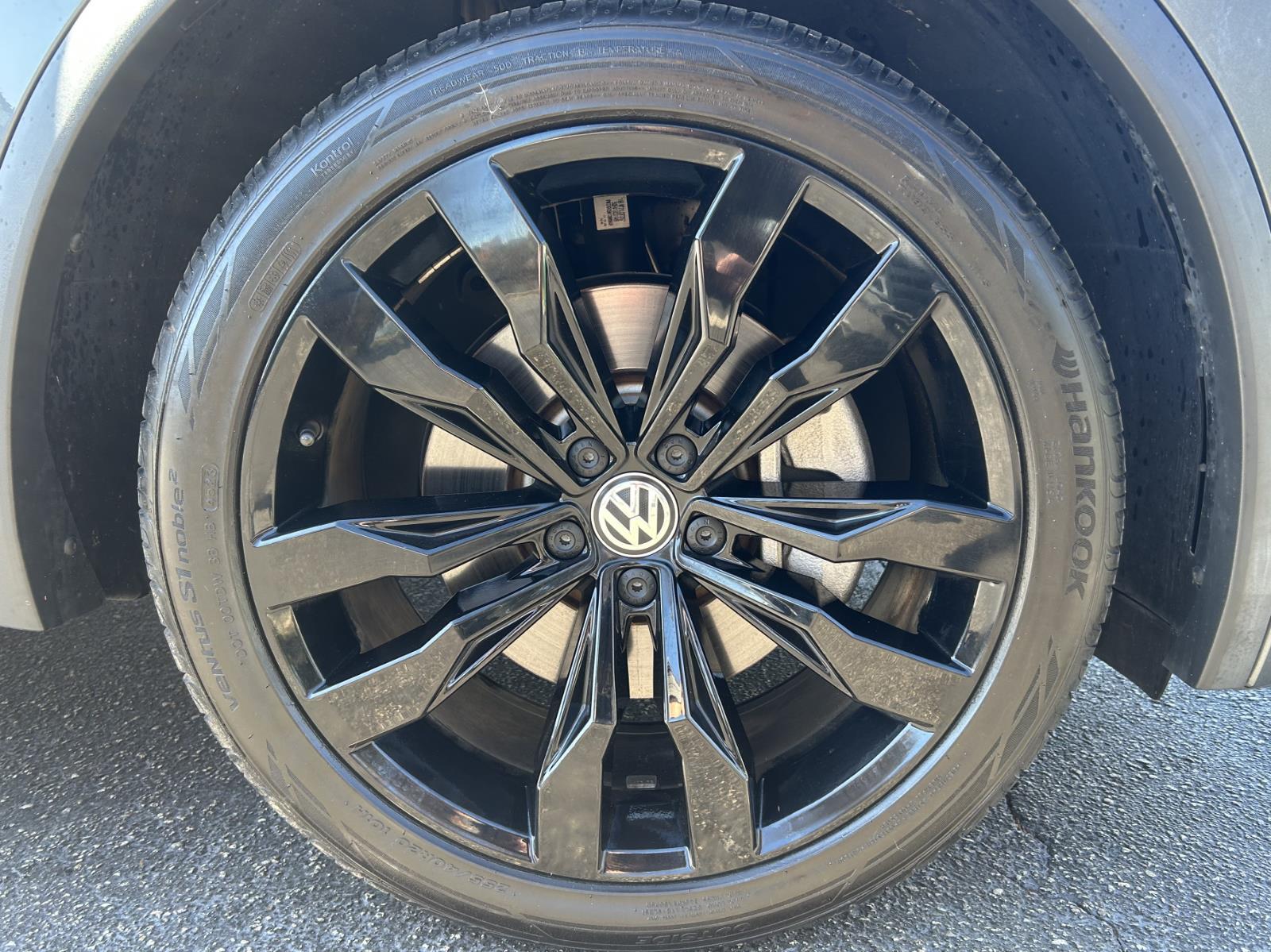 2021 Volkswagen Tiguan SE R-Line Black