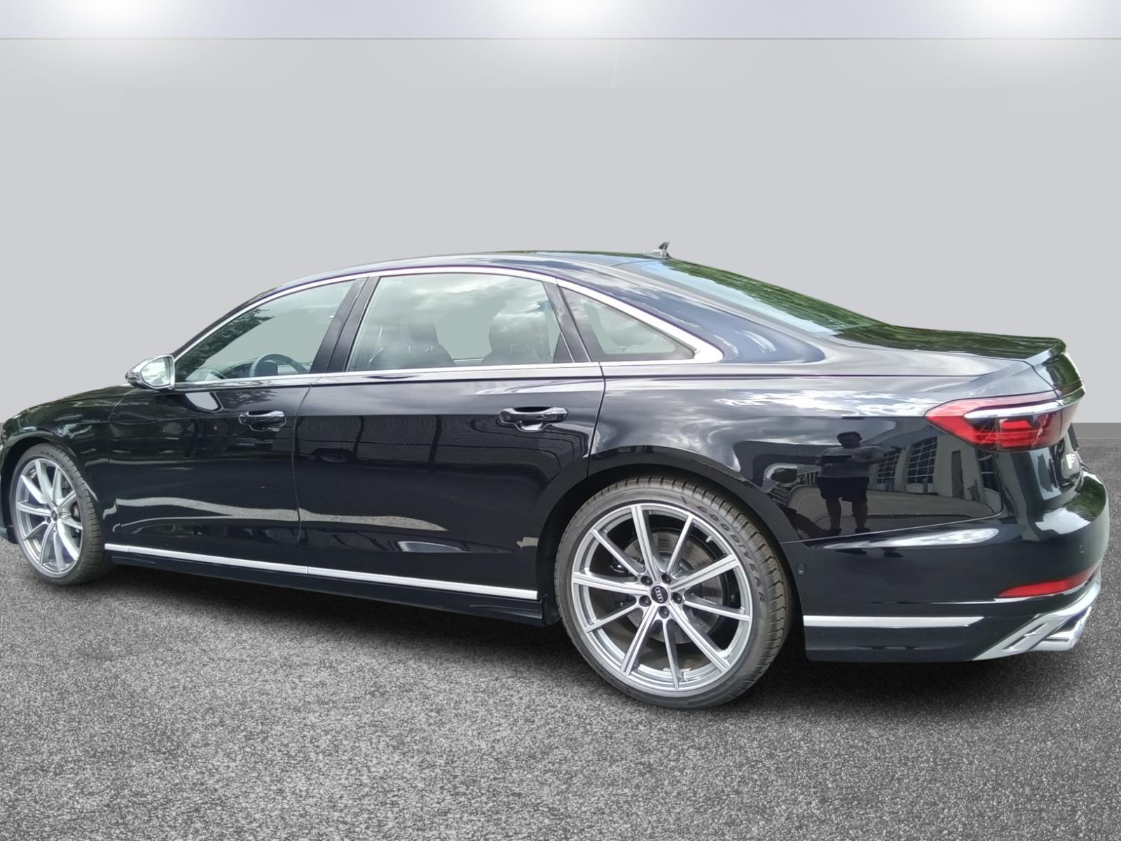 2025 Audi S8