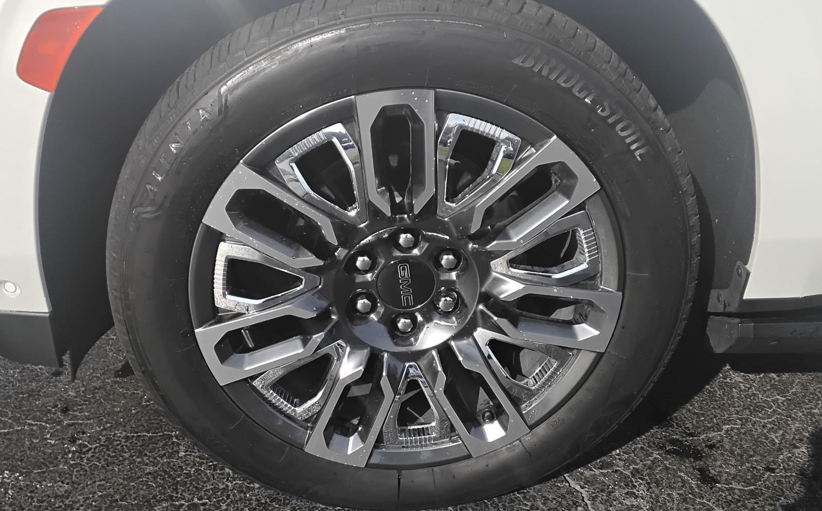 2024 GMC Yukon Denali Ultimate