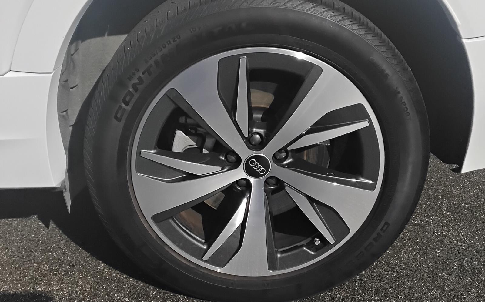 2024 Audi Q8 e-tron Sportback S line Premium