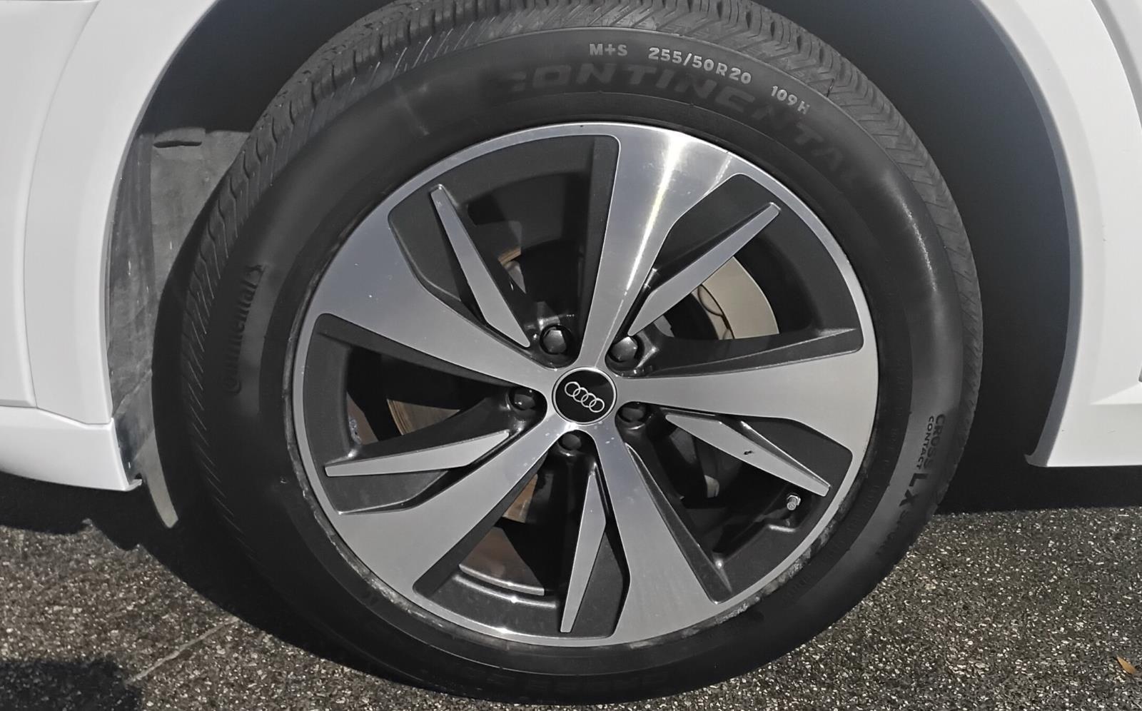 2024 Audi Q8 e-tron Sportback S line Premium