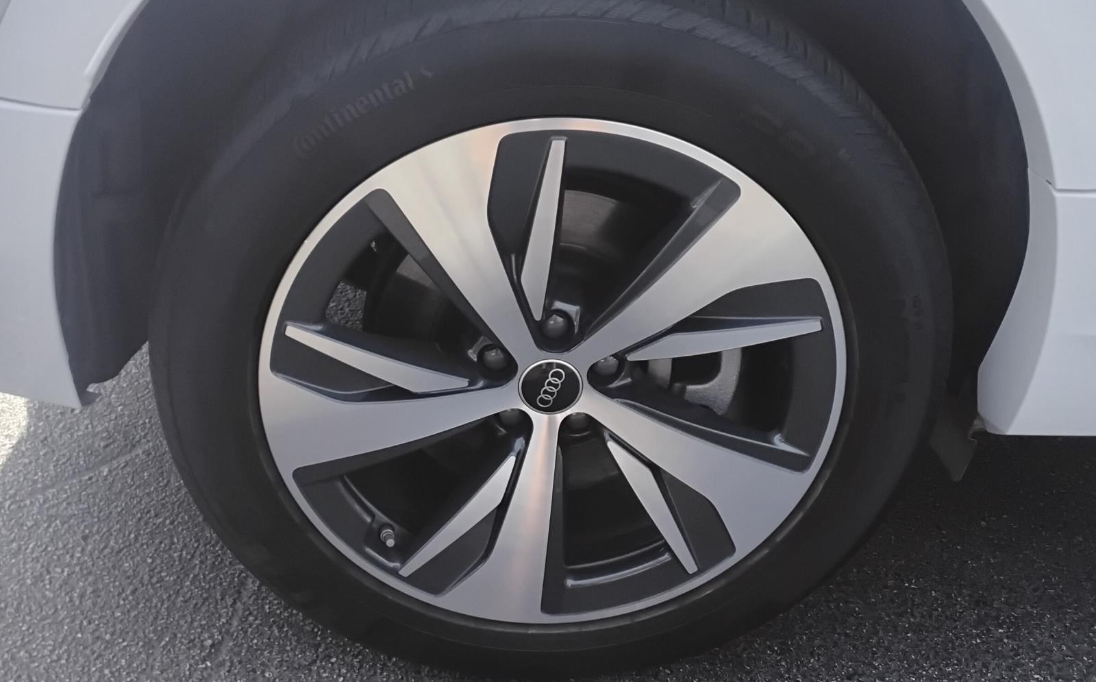 2024 Audi Q8 e-tron Sportback S line Premium