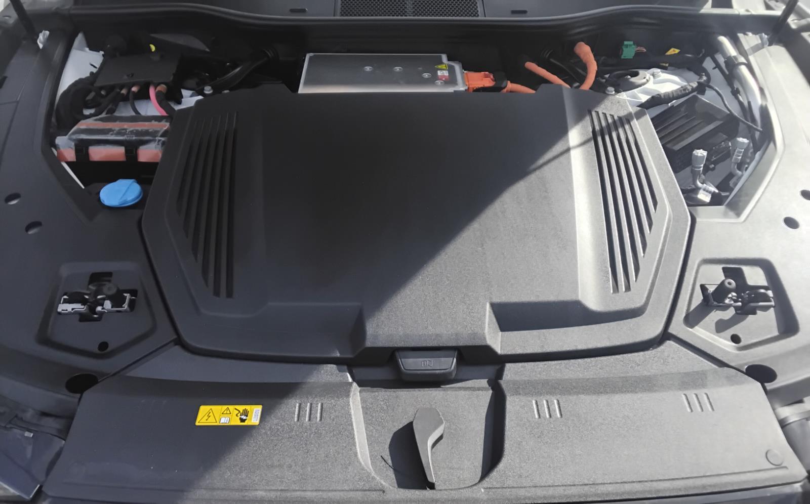 2024 Audi Q8 e-tron Sportback S line Premium