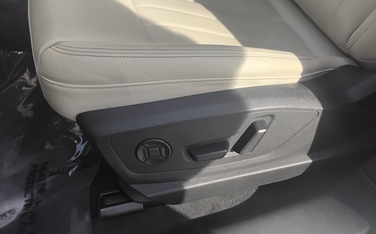 2024 Audi Q8 e-tron Sportback S line Premium