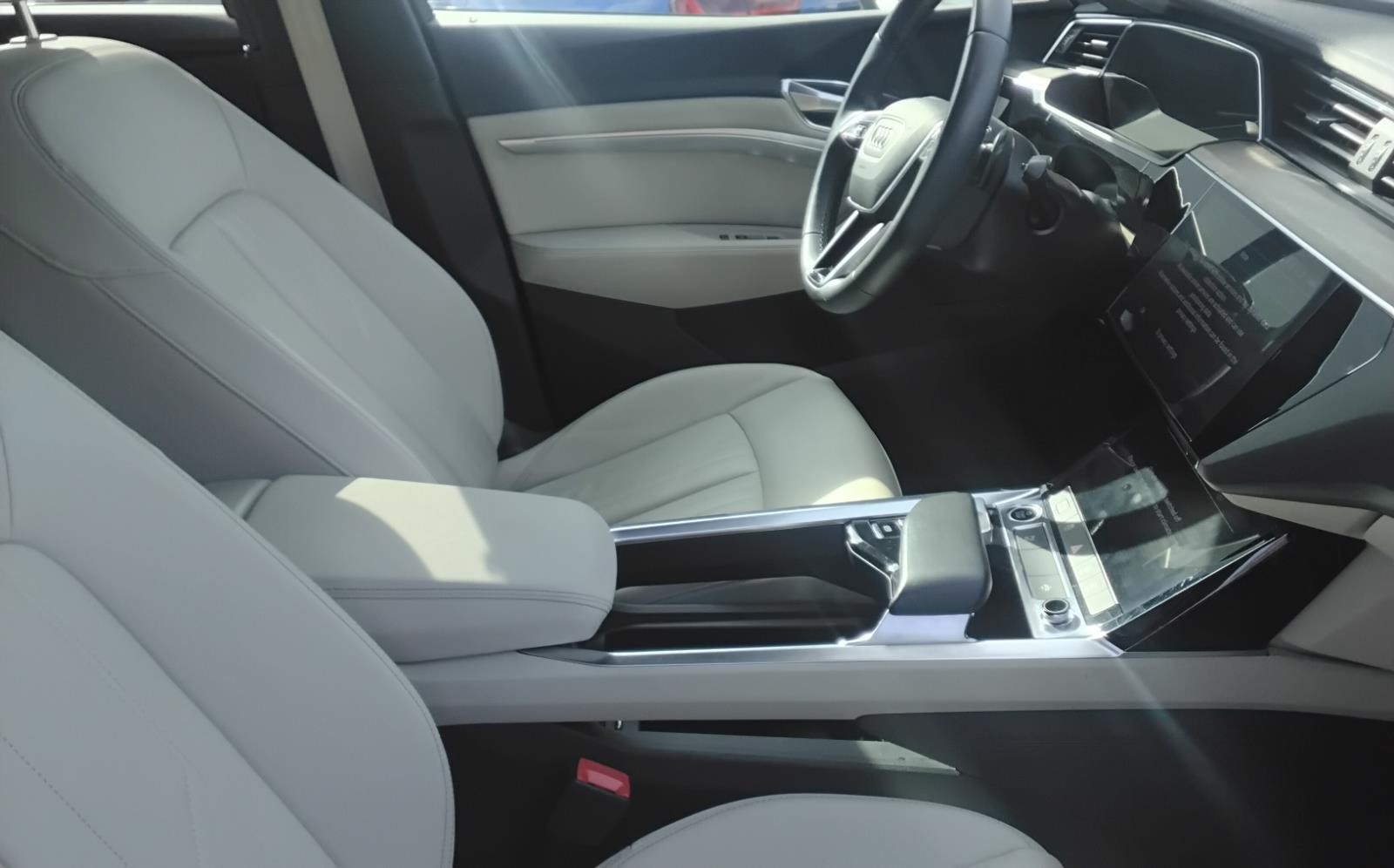 2024 Audi Q8 e-tron Sportback S line Premium