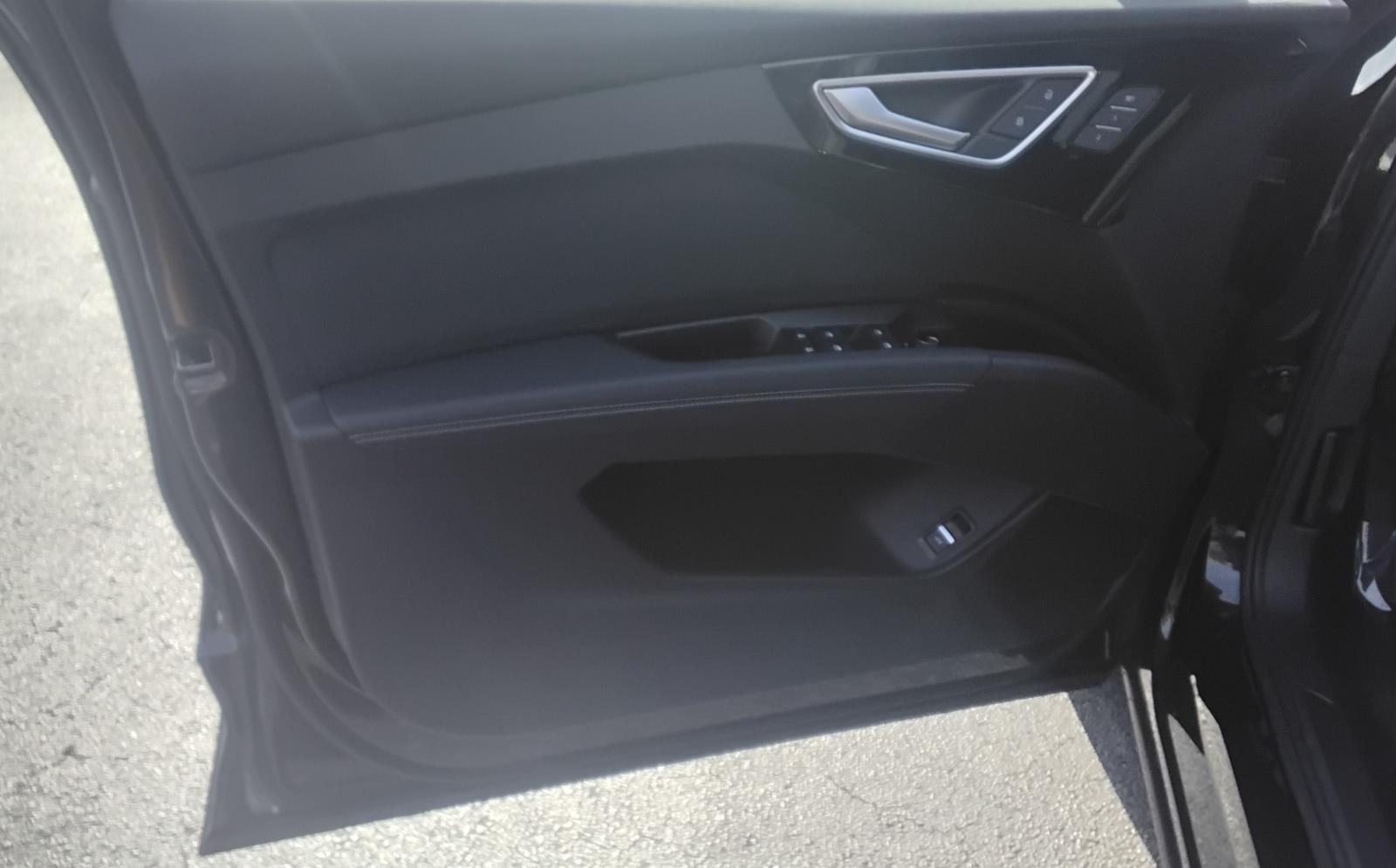 2025 Audi Q4 e-tron Premium