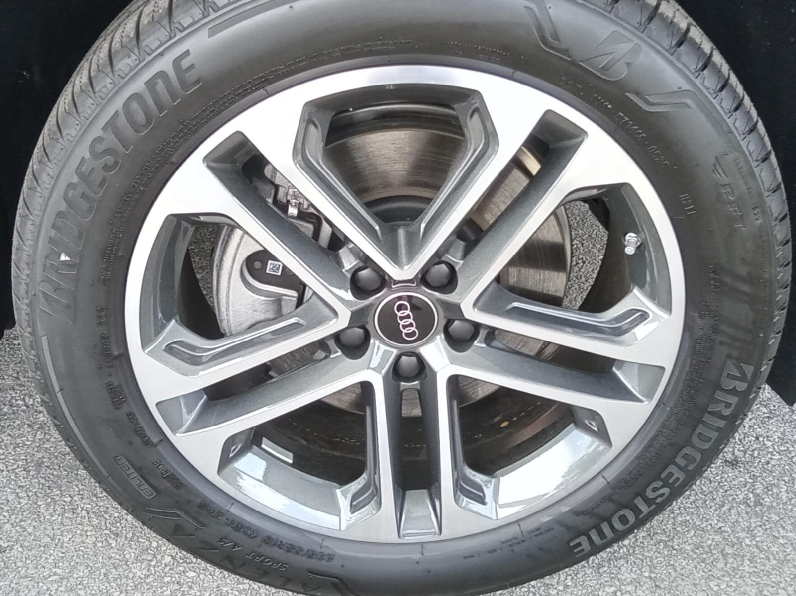 2025 Audi Q5 Premium