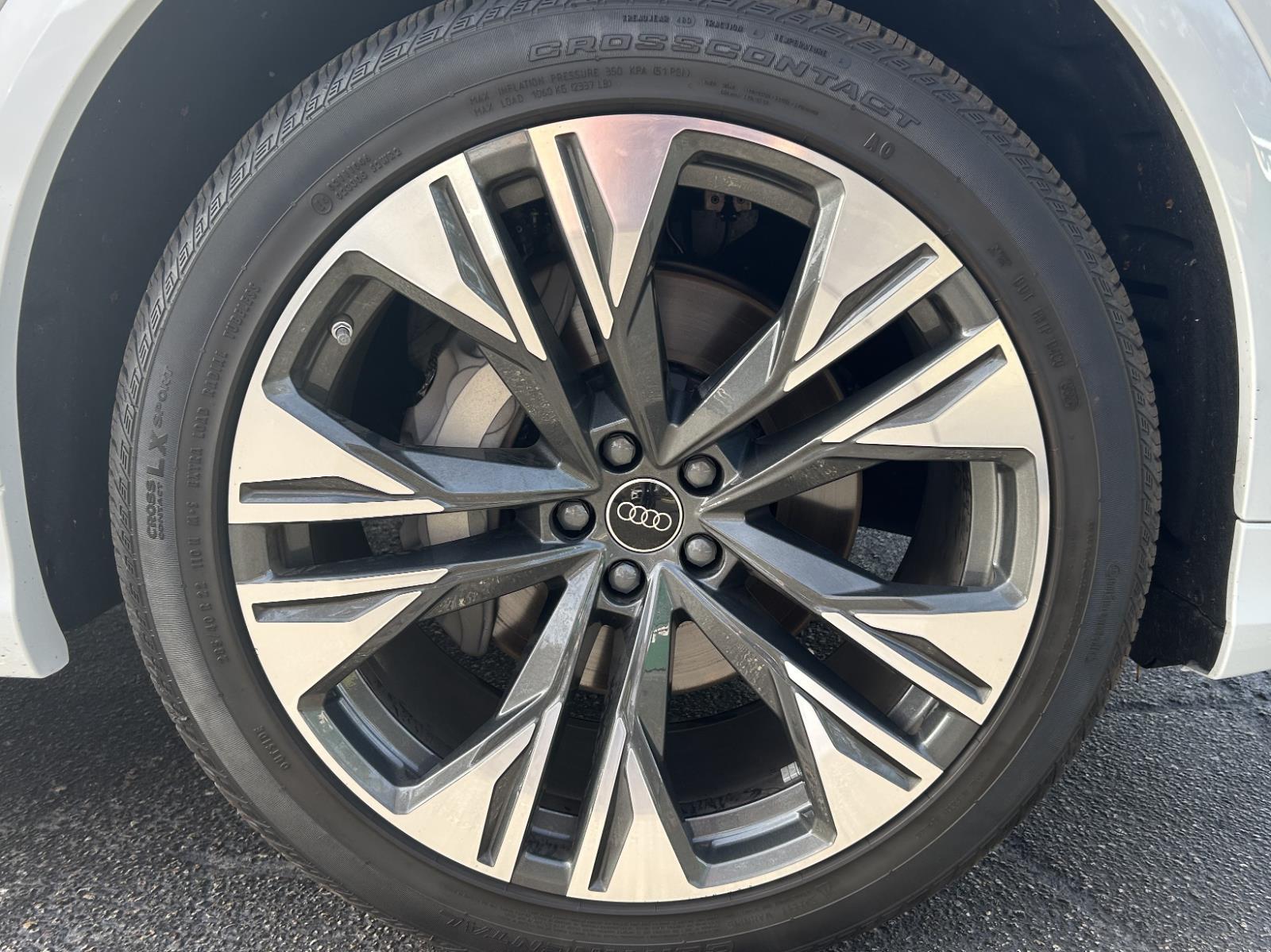 2025 Audi Q8 Premium Plus