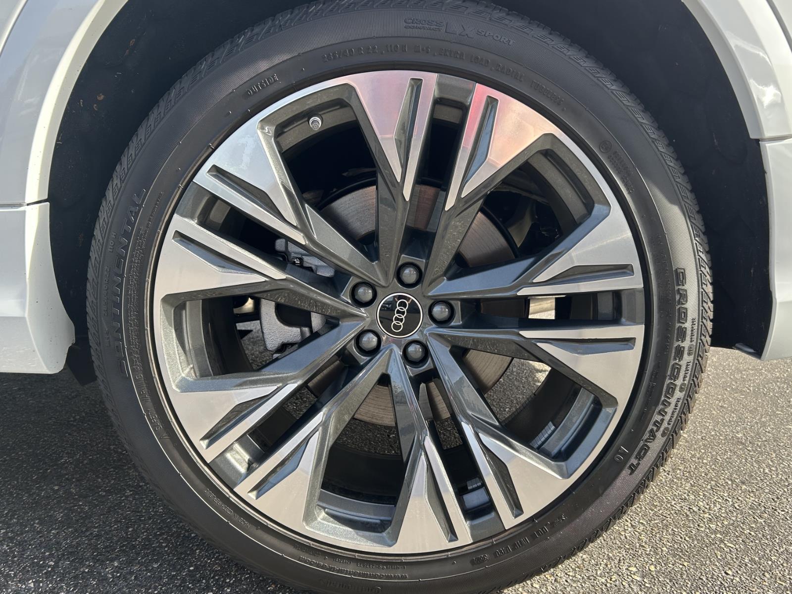 2025 Audi Q8 Premium Plus