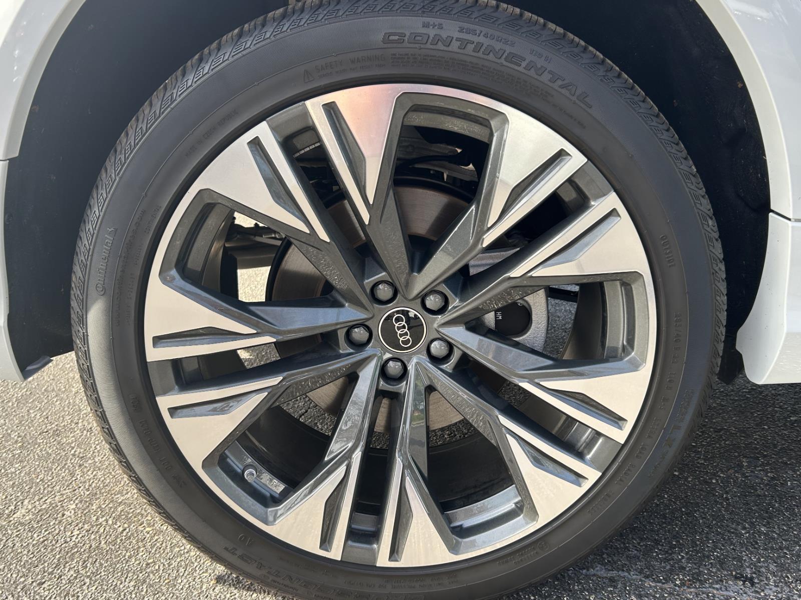 2025 Audi Q8 Premium Plus