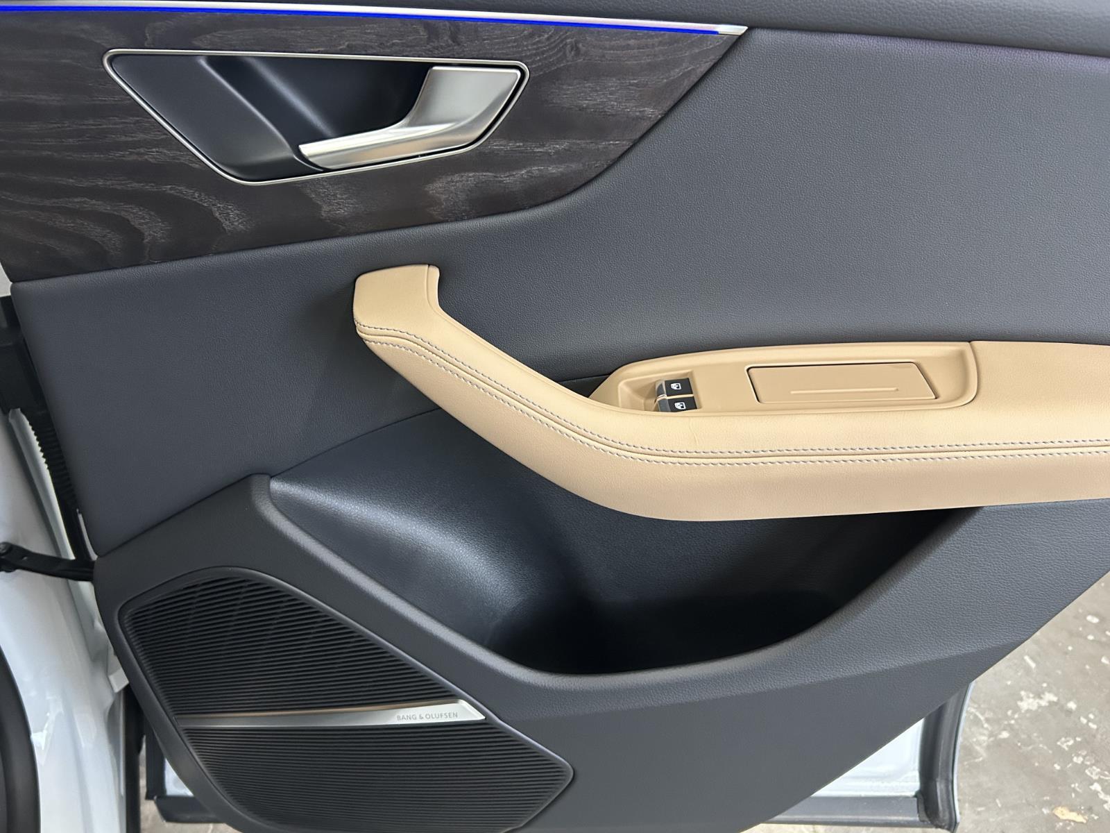 2025 Audi Q8 Premium Plus