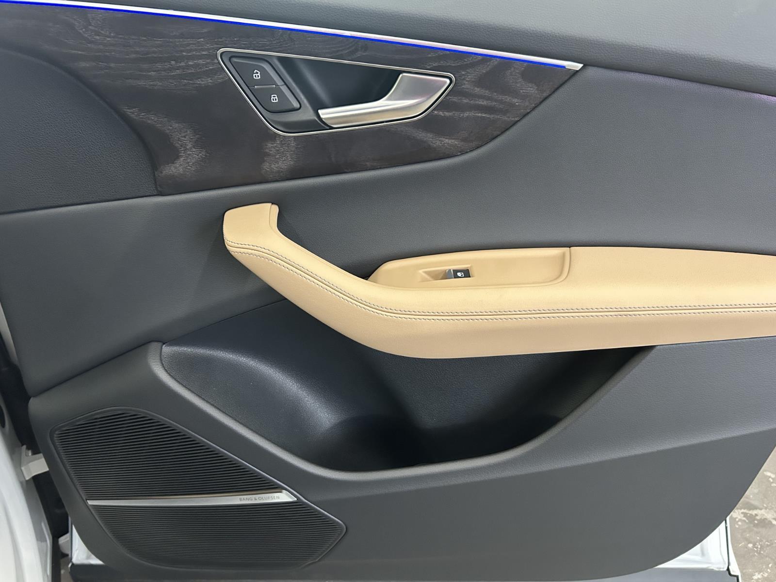 2025 Audi Q8 Premium Plus