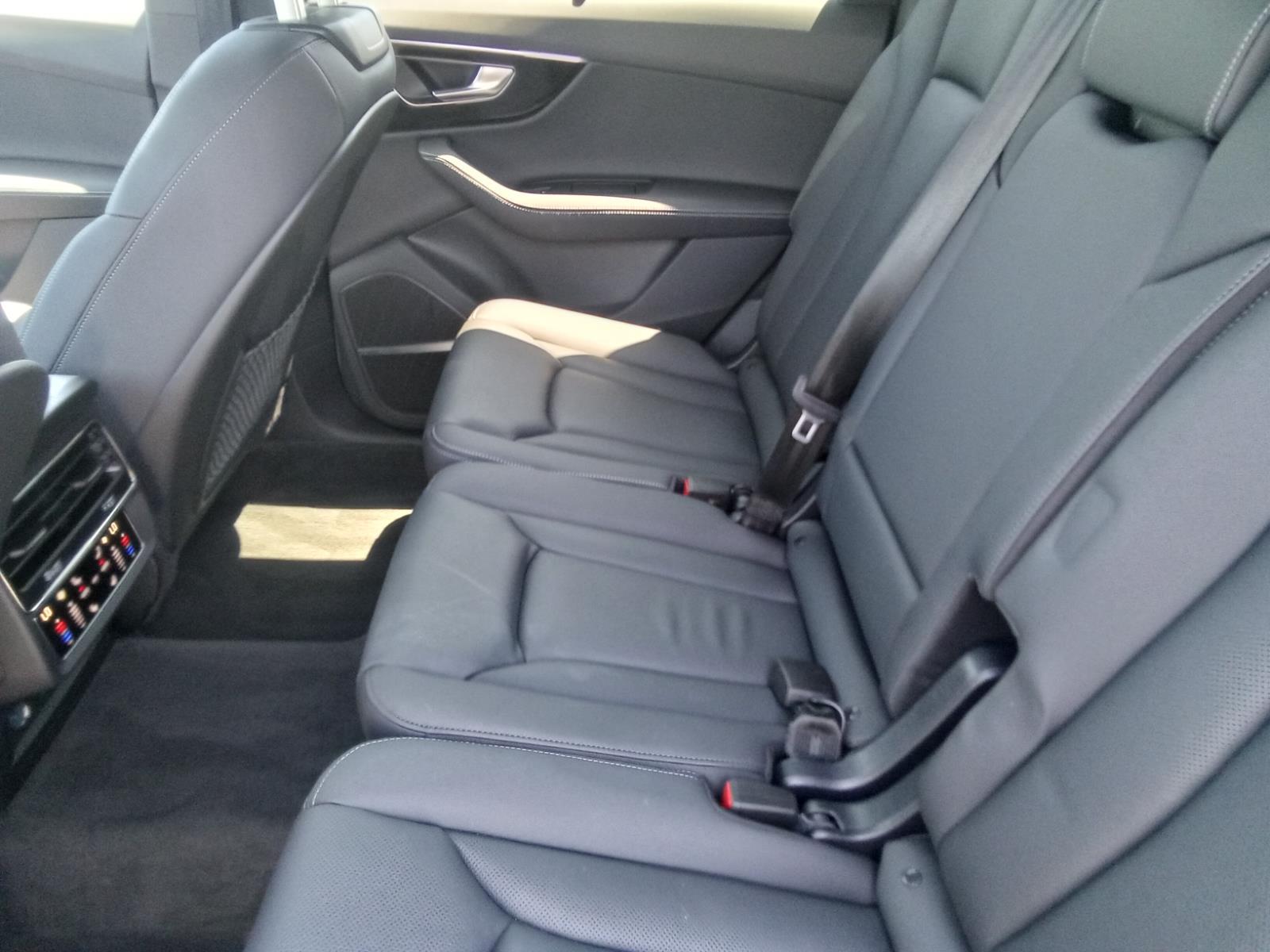2025 Audi Q7 Premium Plus
