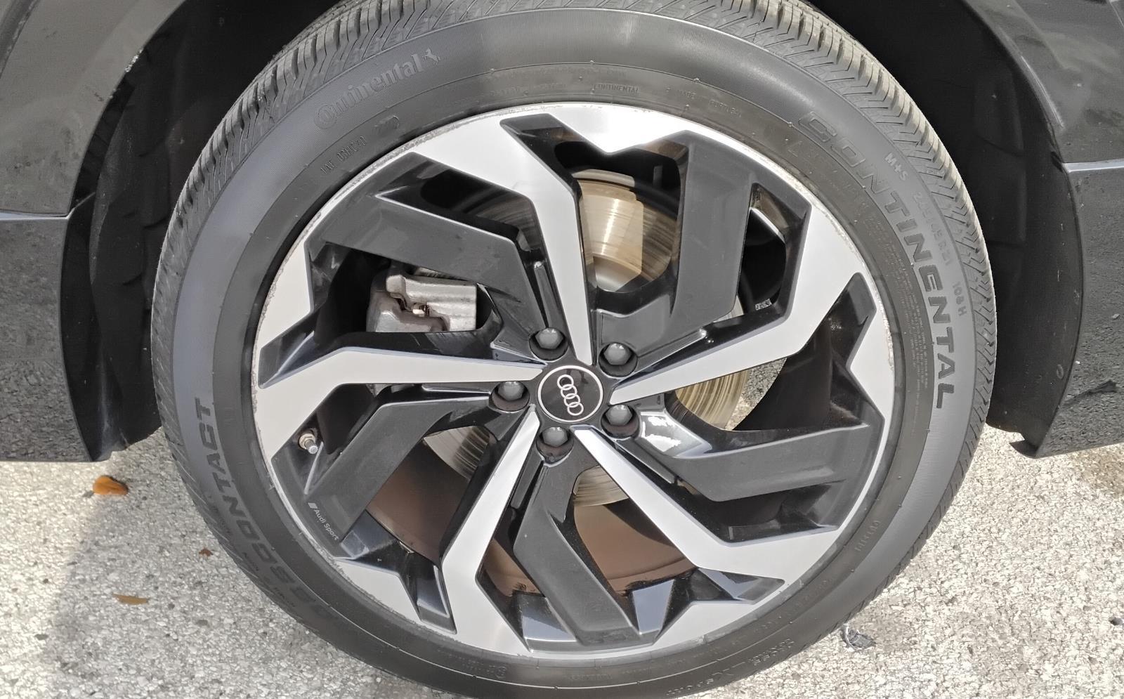 2024 Audi Q8 e-tron Premium Plus